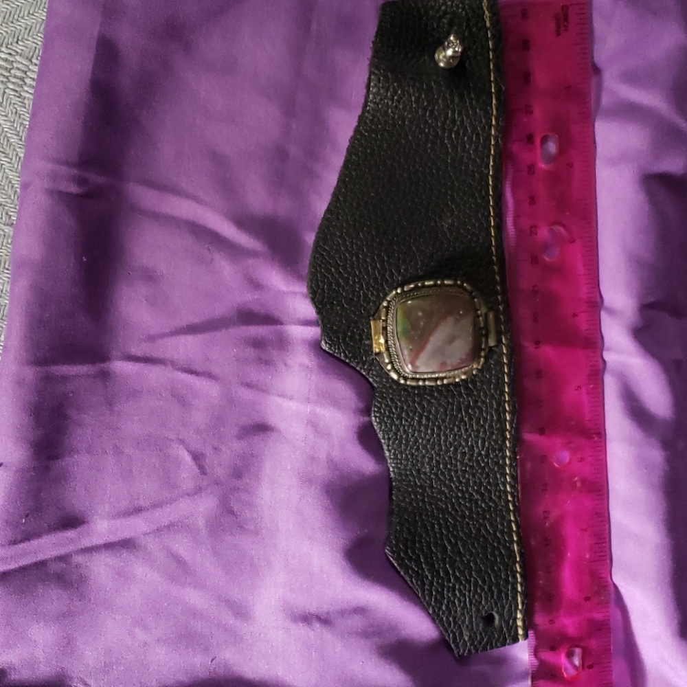 Jewelry - Picture 5 of 5